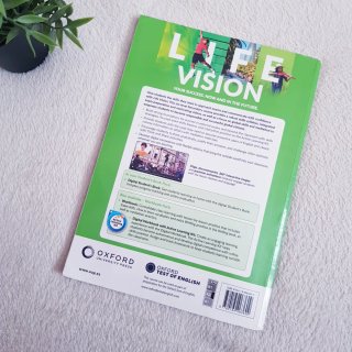Libro de texto inglés life visión A2 elementary