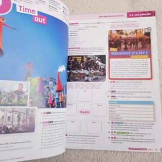 Libro de texto inglés life visión A2 elementary