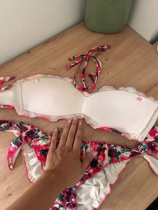 Bikini floral rosa y rojo