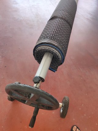 Manta térmica piscina 8x4 y enrollador acero inox