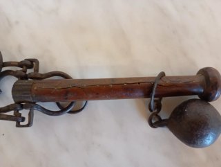 Balanza Romana de madera