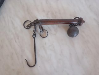 Balanza Romana de madera