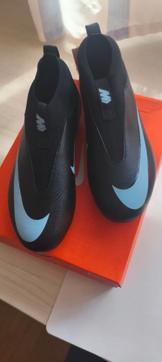 Nike Jr Zoom Superfly 10 FG/MG talla 36,5