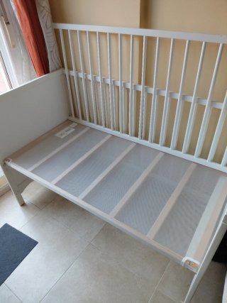 Cuna de madera Ikea blanca