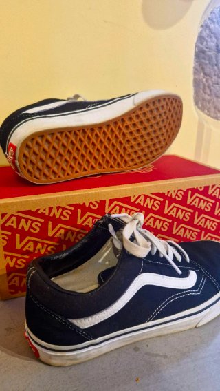 Zapatillas Vans Old Skool Negras y Blancas