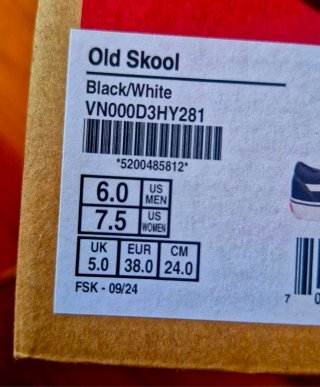 Zapatillas Vans Old Skool Negras y Blancas