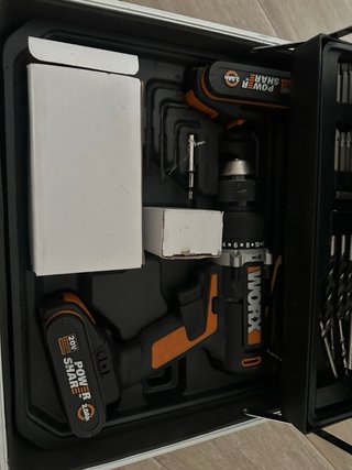 Taladro a batería WORX con maletín