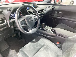 Lexus UX 2022