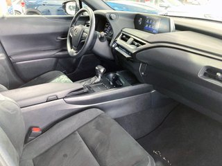 Lexus UX 2022