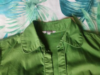 Blusa Stradivarius verde talla S