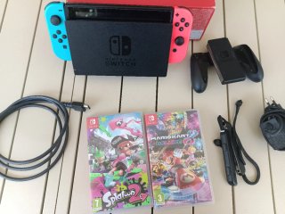 Nintendo Switch con Mario Kart y Splatoon 2