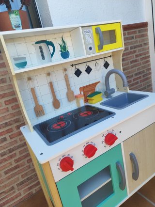 Cocina de juguete equipada