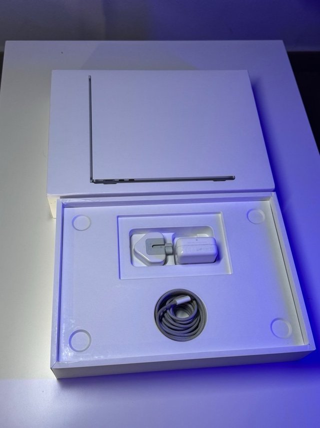 COMO NUEVO MacBook Air M2 Plata
