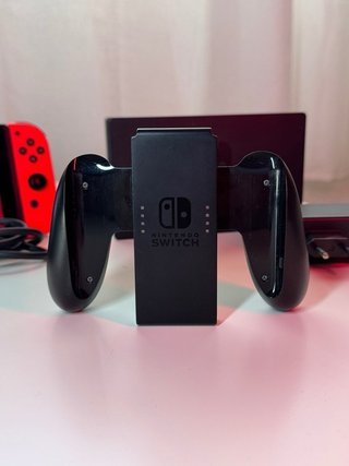 Buen estado / Nintendo Switch con Accesorios