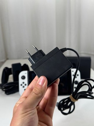 Buen estado / Nintendo Switch con accesorios