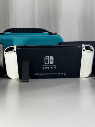 Buen estado / Nintendo Switch con accesorios