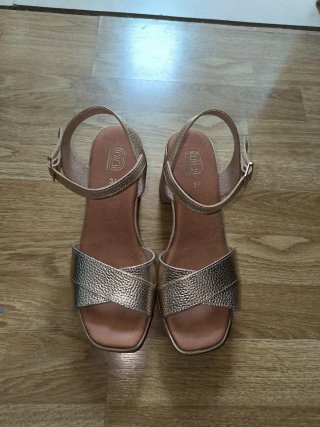 Sandalias tacón Bosanova doradas talla 37