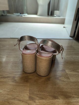 Sandalias tacón Bosanova doradas talla 37