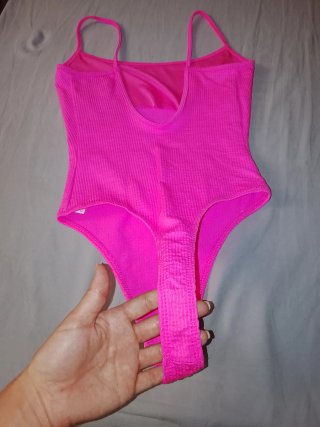 Body Bershka rosa neón