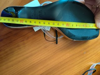 Sandalias Zara tacón efecto metalizado