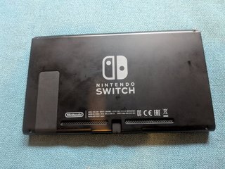 Nintendo Switch con 4 Joy-Cons y mando