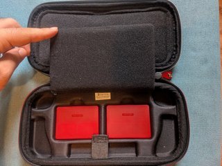 Nintendo Switch con 4 Joy-Cons y mando