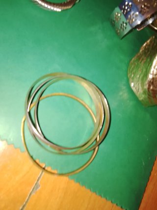Pulseras varias