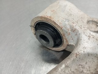 BRAZO SUSPENSION INFERIOR DELANTERO DERECHO DS 7