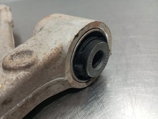 BRAZO SUSPENSION INFERIOR DELANTERO DERECHO DS 7