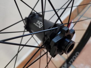 Rueda delantera DT Swiss HX 1700 29" E-Bike 6T