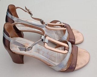 Sandalias Hispanitas Oro y Plata