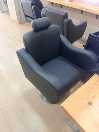 Sillón de peluquería/maquillaje negro