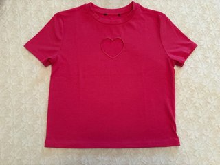 Camiseta rosa con corazón talla XS