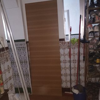 Armario estrecho blanco