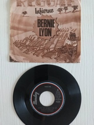 SINGLES REGGAE