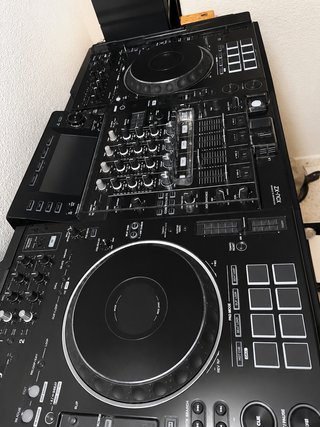 Pioneer XDJ-XZ Negra. Impecable. Tapa y maleta