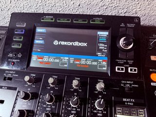 Pioneer XDJ-XZ Negra. Impecable. Tapa y maleta