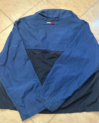 Giacca a vento Tommy Hilfiger blu e rossa