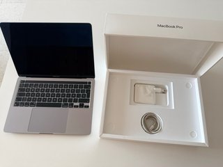 MacBook Pro 13” M1 8GB RAM 256GB SSD
