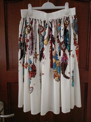 Falda boho con estampado de plumas y atrapasueños