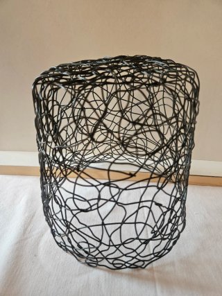 Cestino design in metallo nero