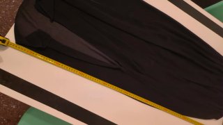 Vestido de fiesta negro con transparencias