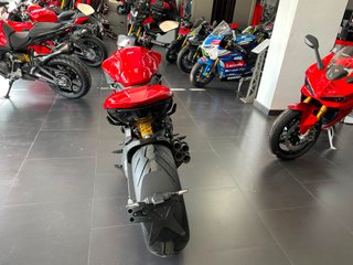 Ducati Diavel V4 Roja y Negra