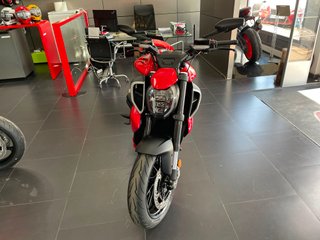 Ducati Diavel V4 Roja y Negra