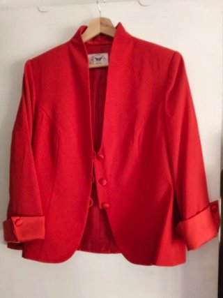 Traje de madrina rojo