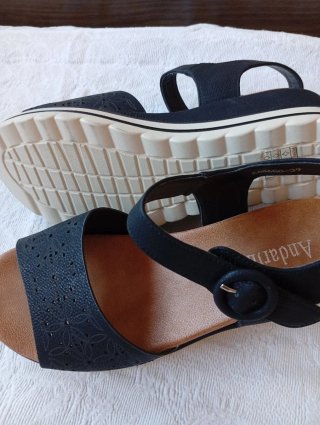 Sandalias negras con plataforma