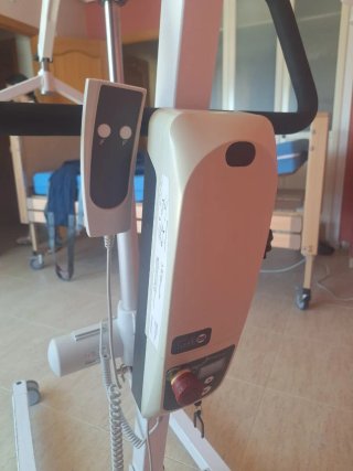 Grúa eléctrica para elevar adultos