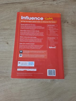 INFLUENCE TODAY 3 Student's book: libro de text...