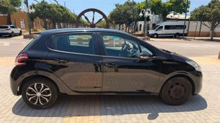 Peugeot 208 2013