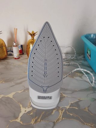 Plancha de Ropa Qilive Blanca